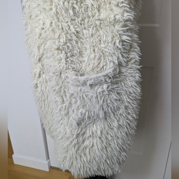 ASHLEY BY 26 INTERNATIONAL Cream HOODED FAUX FUR SHERPA VEST GLAM SIZE S - Picture 5 of 9